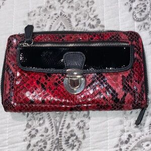 Style and comp. Red/black wallet (used once) scale design